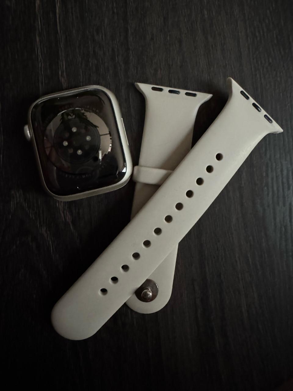 Apple Watch Series 8 - 45mm - Sterrenlicht Aluminium