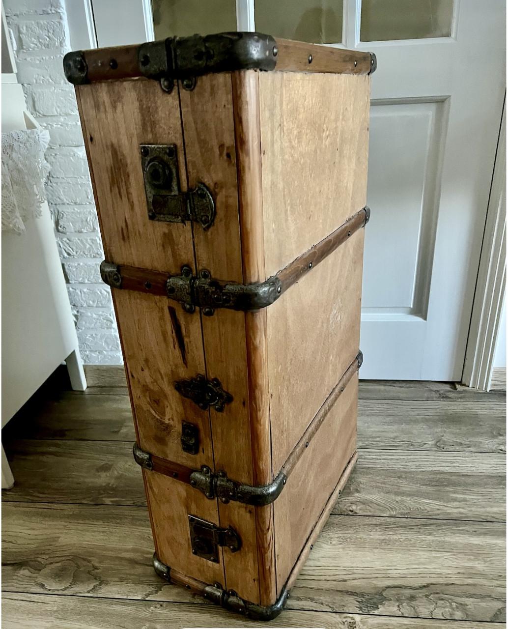 Houten antieke koffer