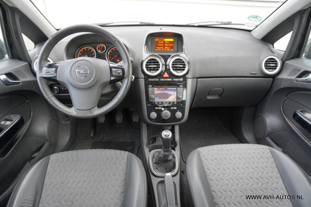 Opel Corsa 1.4-16v cosmo