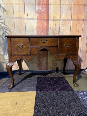 Antieke Dressing Table type Lowboy