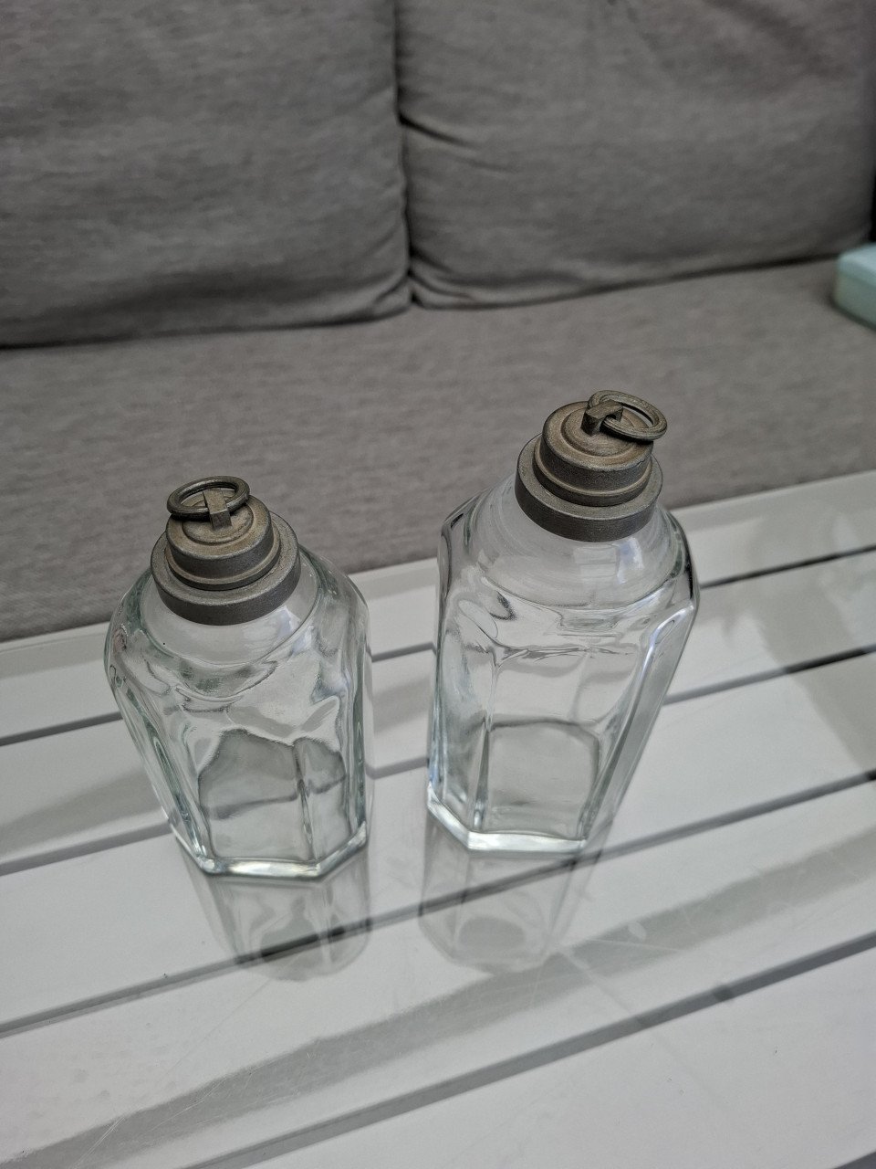 2 x zware sehall Rein- Zinn tin  flessen