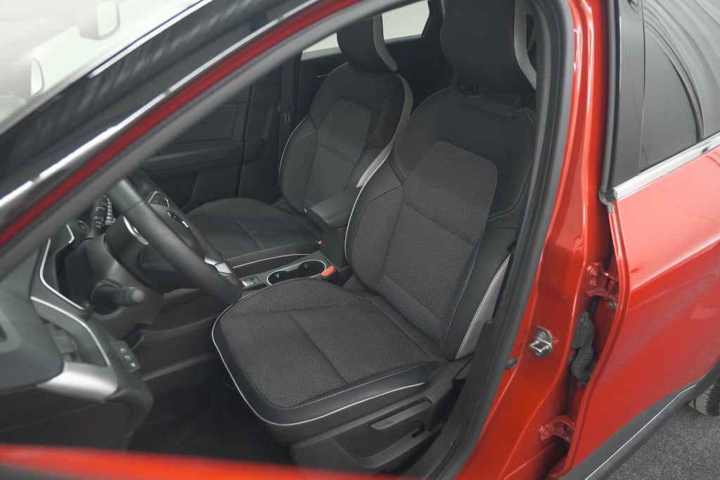 Renault Captur tce 90 techno | 360 camera | 9.3 inch grootscherm | apple ca