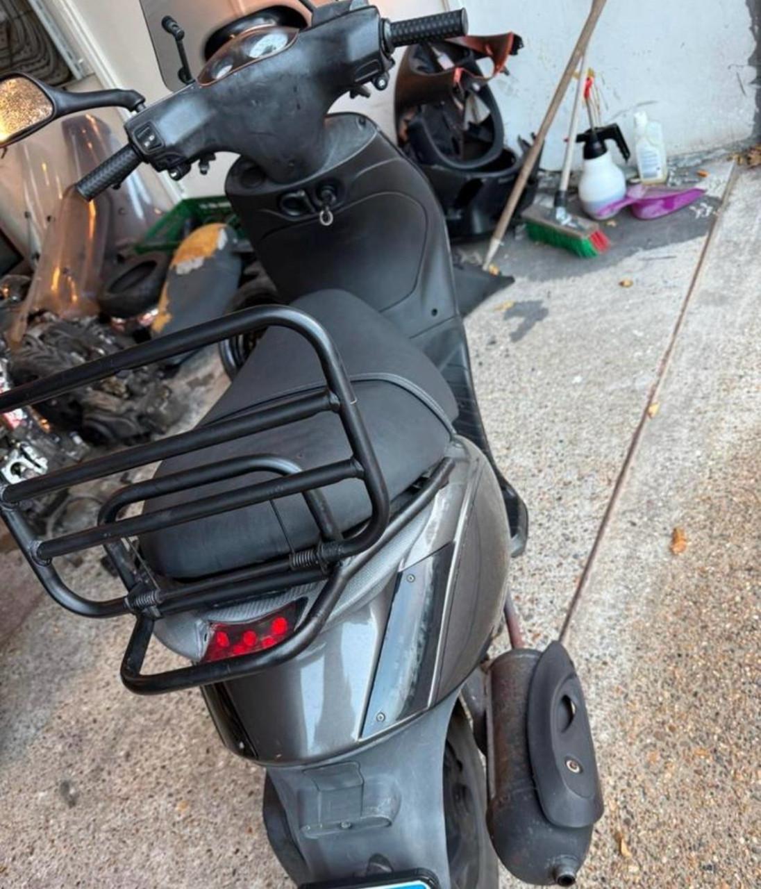 Piaggio zip 4t