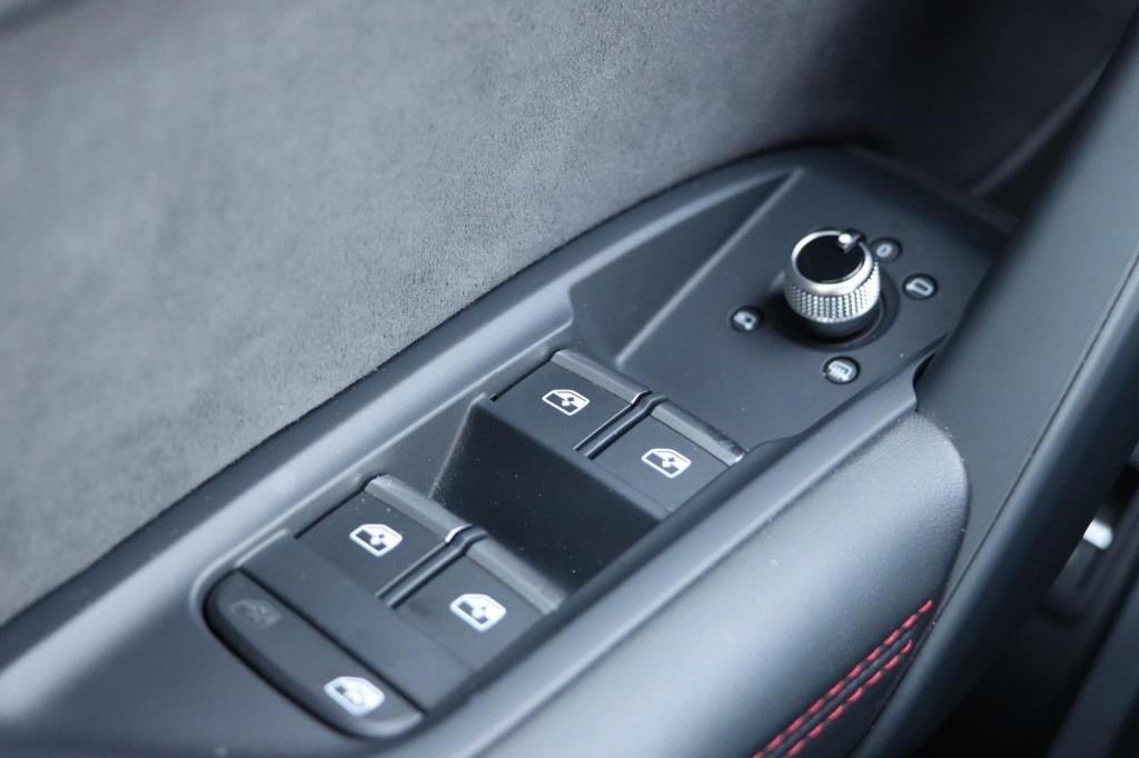 Audi Q5 50 tfsi e s edition competition 300pk s-tronic