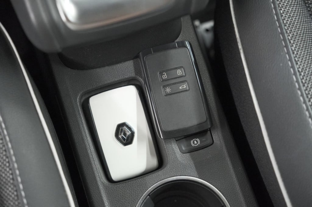 Renault Captur tce 90 techno | camera | apple carplay | navigatie | parkeer
