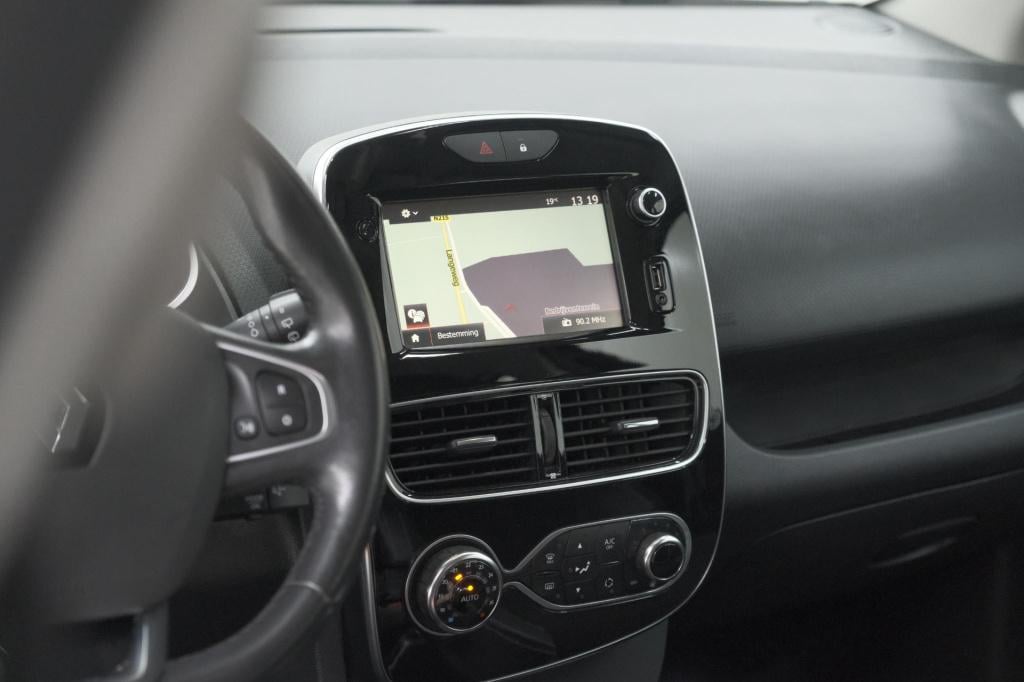 Renault Clio estate tce 90 intens | navigatie | parkeersensoren | climate c
