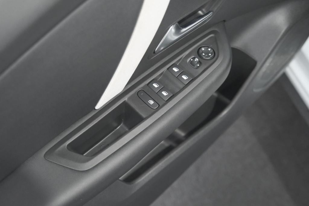 Citroen C4 X 1.2 hybrid 145 max | camera | adaptieve cruise control | apple