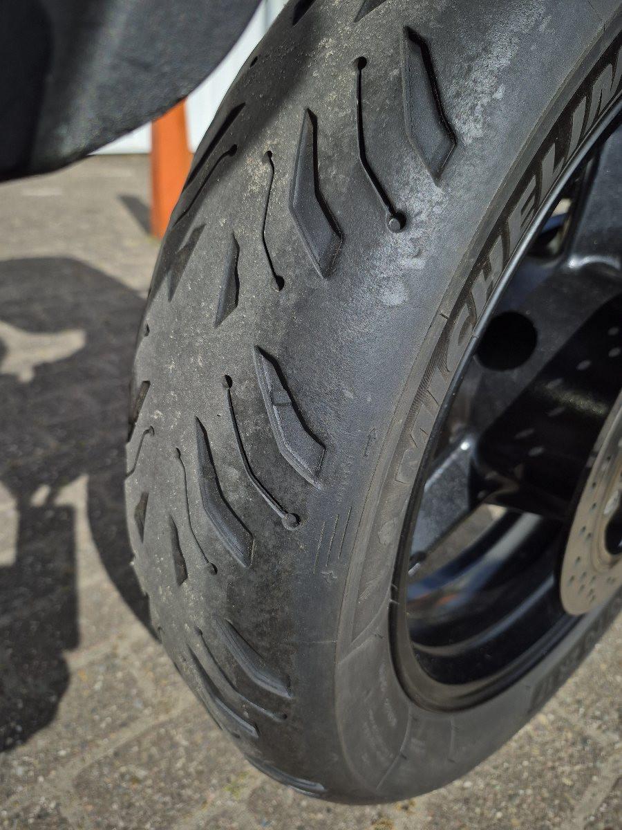 Suzuki Vstrom DL650 uit 2011 met veel opties