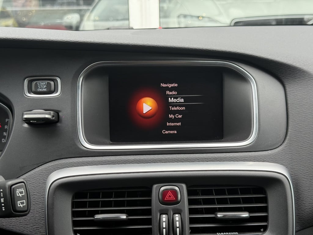 Volvo V40 t2 123pk aut6 polar+| navi| cruise| stoel.verw| led| pdc