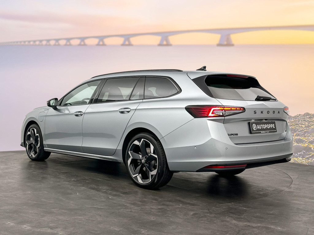 Skoda Superb sportline business 1.5 tsi phev 150 kw / 204 pk co