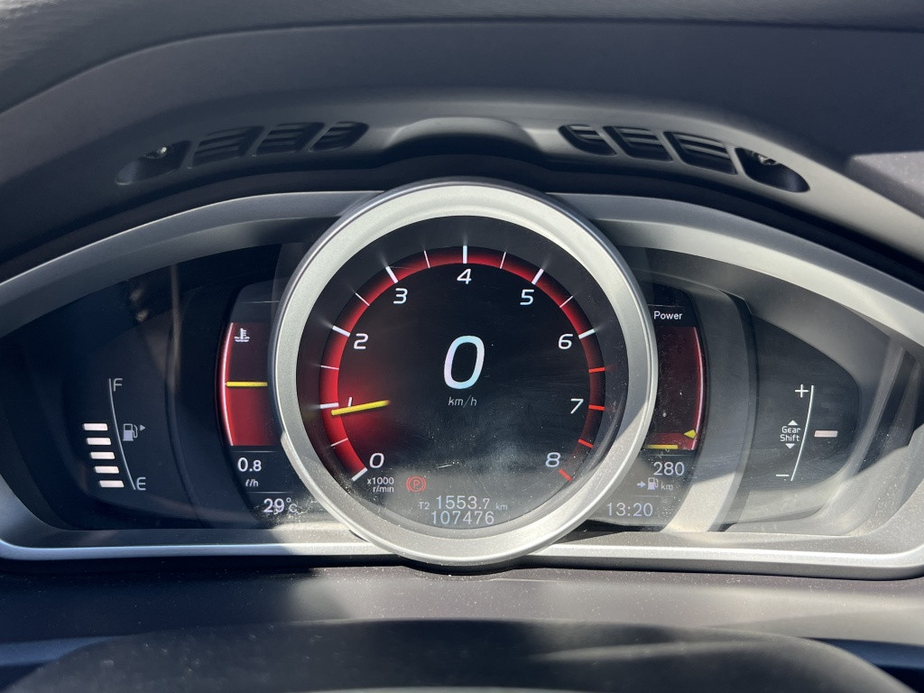 Volvo V40 t4 190pk r-design business| panodak| trekhaak| camera| leder