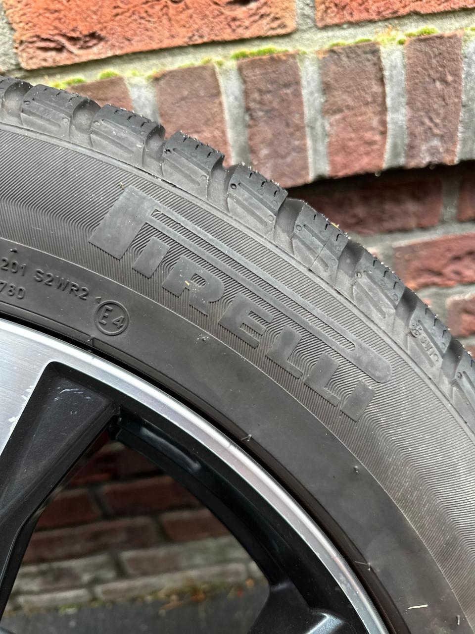 Nissan Qashqai velgen met Pirelli winterbanden 215/55/R18