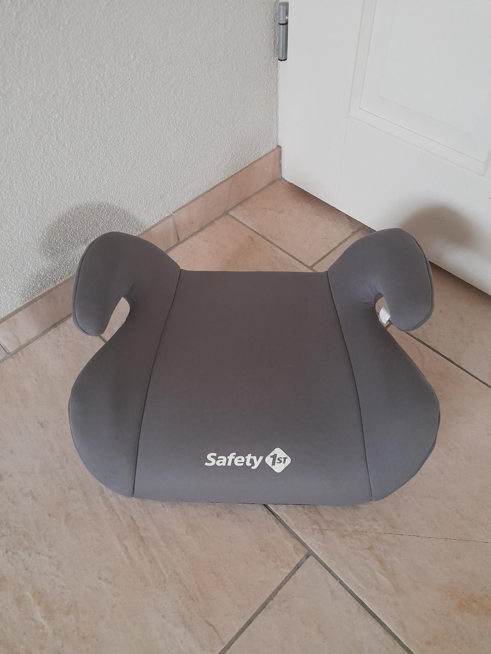 Autostoel verhoger ( in goede staat )