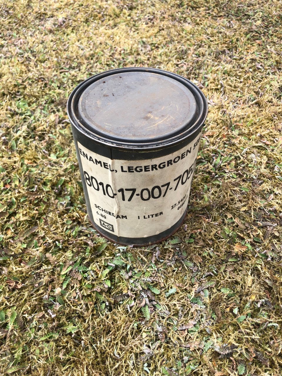 1 liter blik leger verf zie de foto’s.