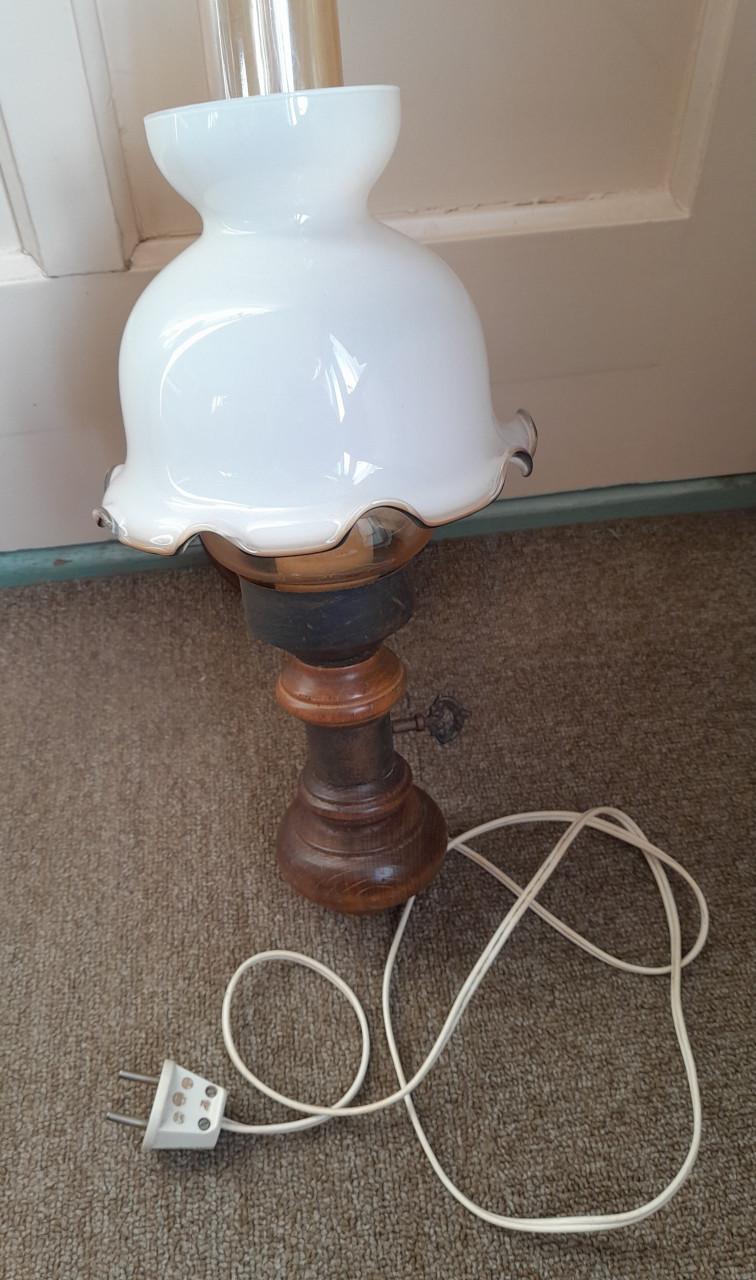 Div z.g.a.n. hanglampen, Schemerlampen, staande lantaarn enz.