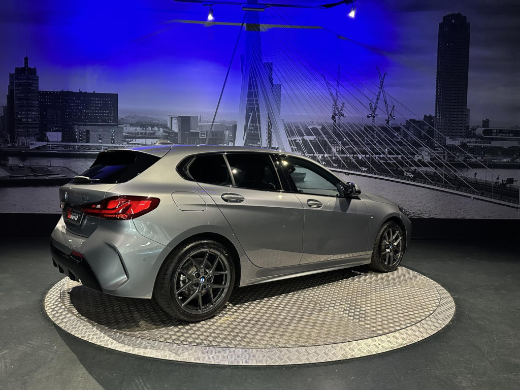 BMW 1 Serie 118i m-sport *carplay*camera*