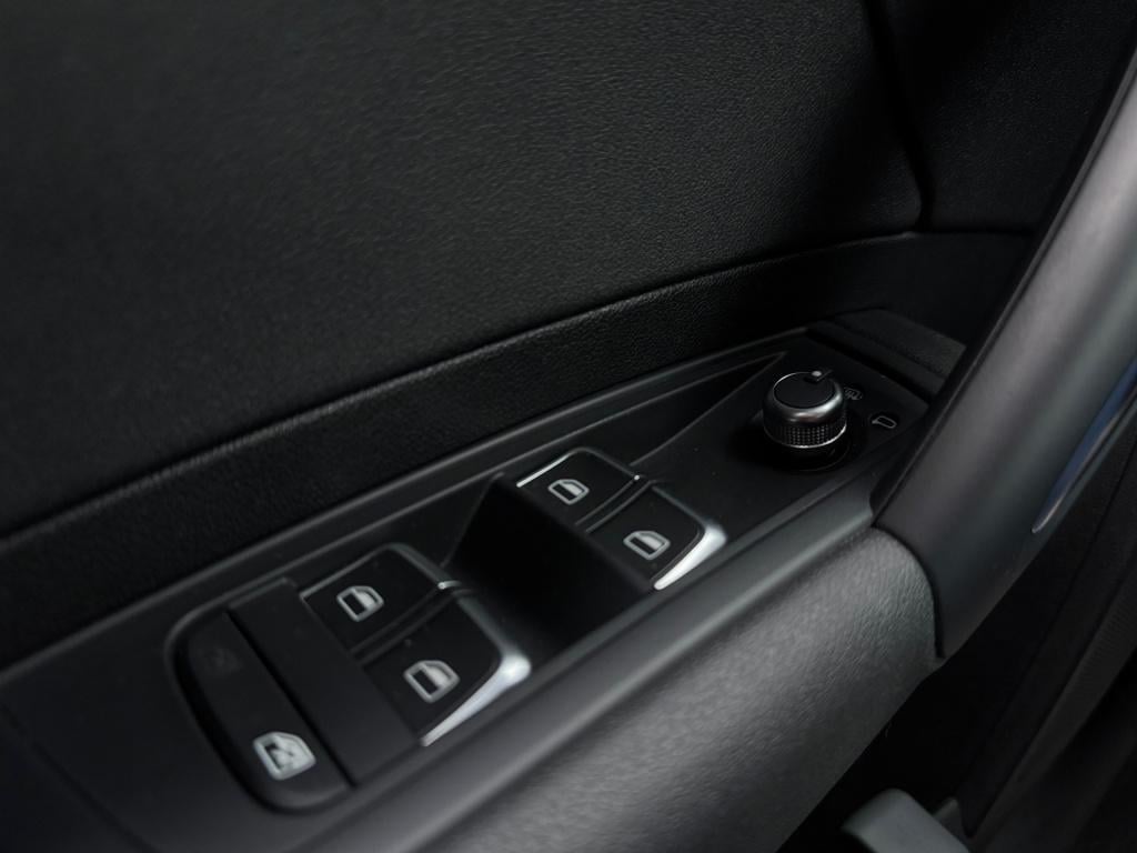 Audi A1 Sportback 1.0 tfsi design * cruise control * 17 inch * trekhaak * n