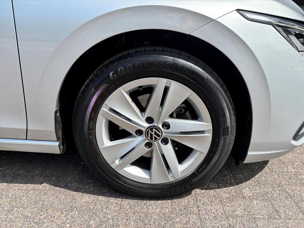 Volkswagen Golf 1.5 tsi 130pk life| navigatie |adapt cruise| led| rijklaarp