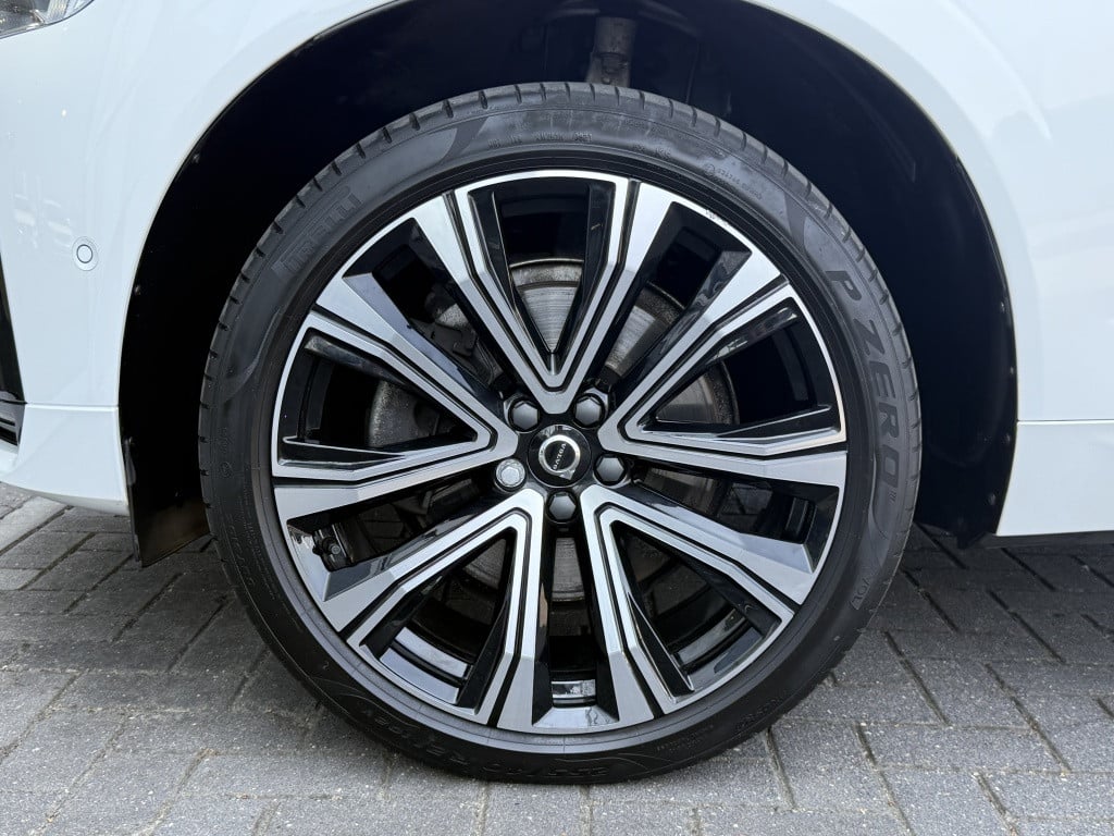 Volvo XC60 t6 340pk recharge r-design| adap.cruise| panodak| 360camera