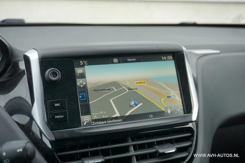 Peugeot 208 1.2 puretech blue lion