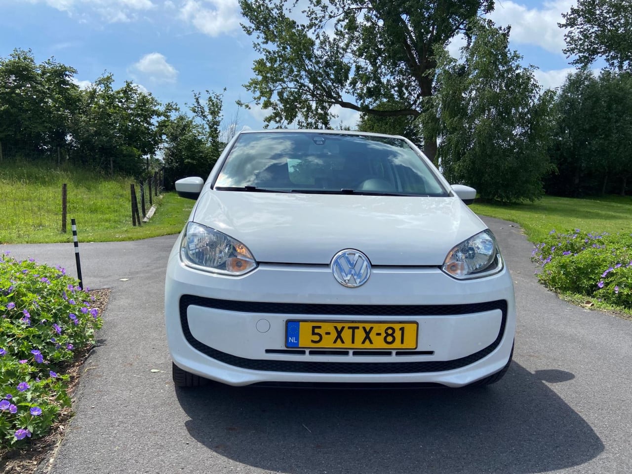 Volkswagen UP! Move up! 2014