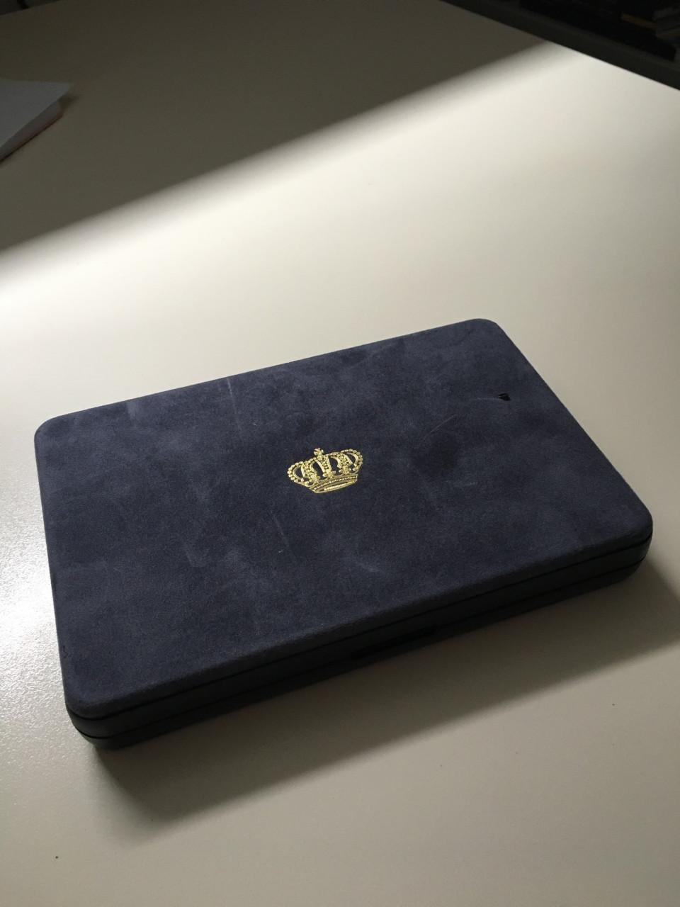 Penningenset gewijd aan het Nederlandse Koninklijk Huis