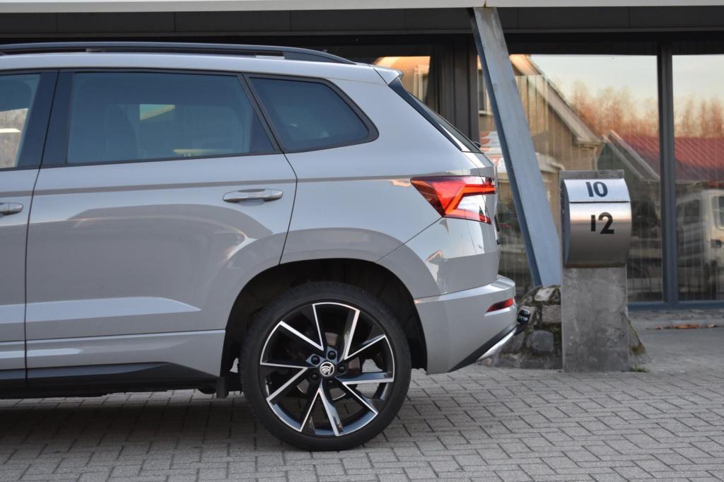 Skoda Karoq 1.5 tsi act sportline mj21 | trekhaak | pano | apple carplay | 