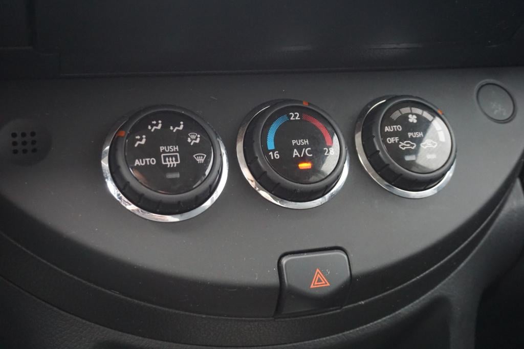 Nissan Note 1.6 tekna airco / navi / cruise / parkeersens. / trekhaak / eek