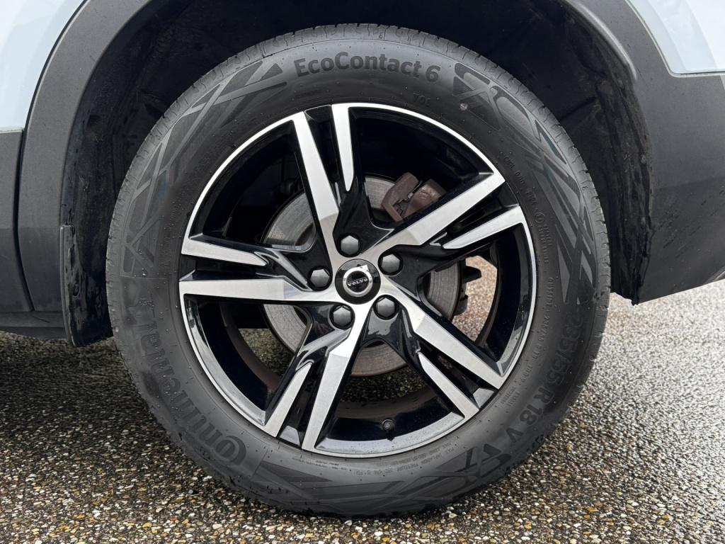 Volvo XC40 2.0 b4 plus dark | 18'' lmv | trekhaak | harman kardon