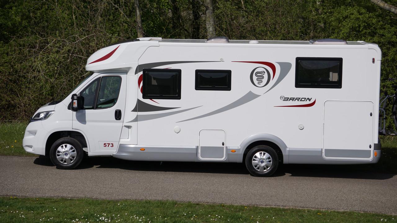 ELNAGH 573 tot 5 persoonscamper