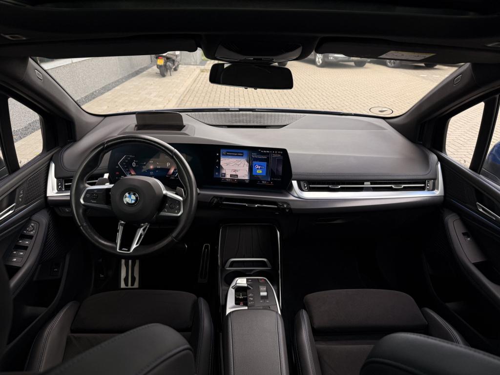 BMW 2-serie active tourer 220i m-sport | pano | cruise | lane assist | hud 