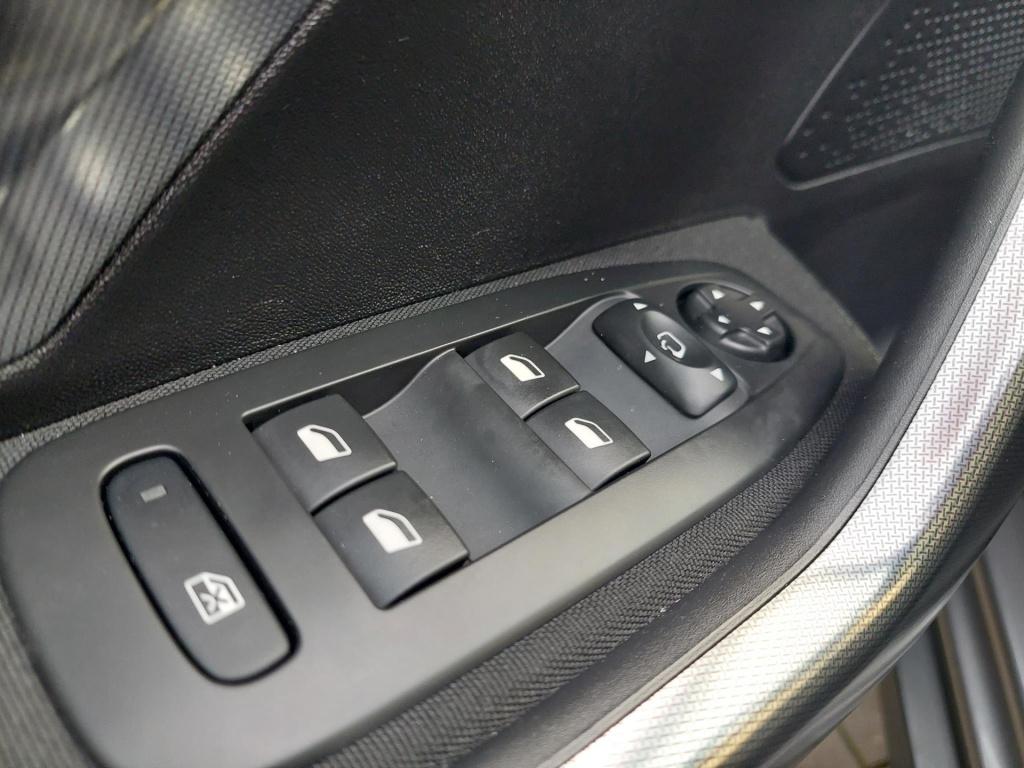 Peugeot 2008 suv 110 allure automaat pano/clima/navi/trekhaak