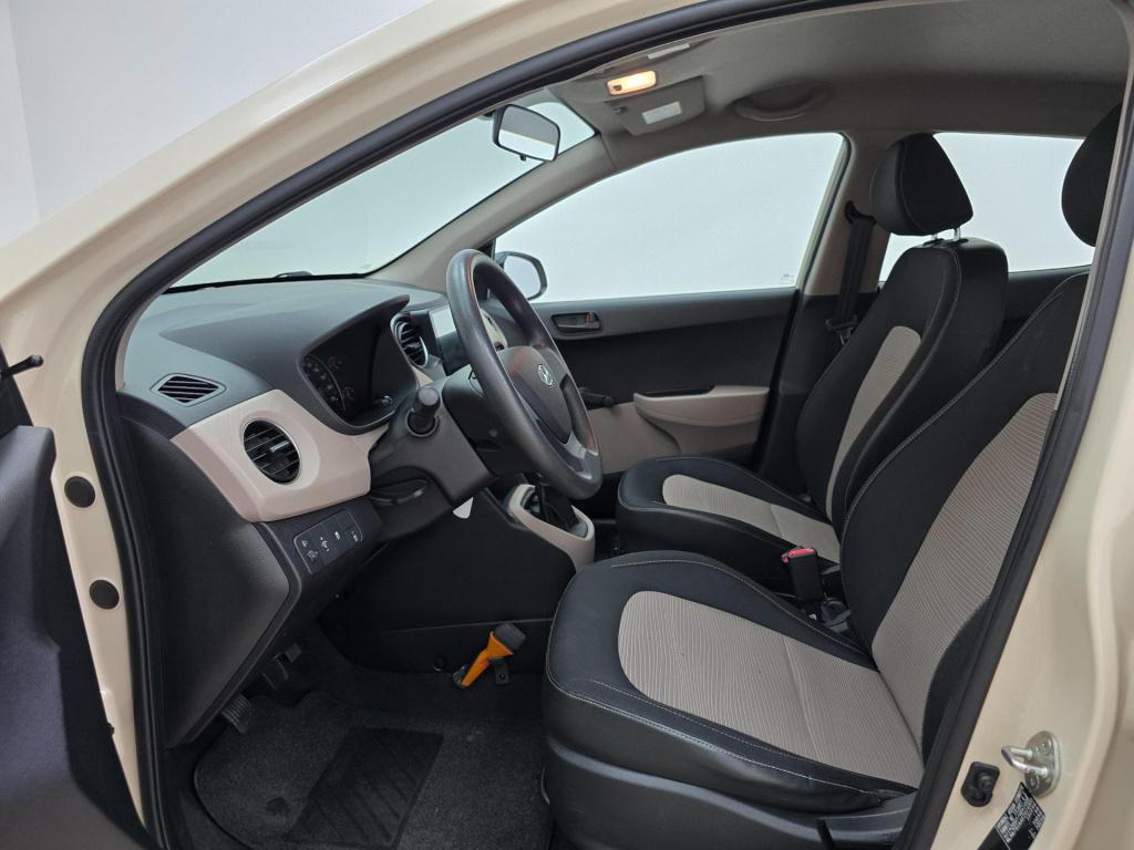 Hyundai I 10 occasion 1.0i i-motion | creme | tweedehands hyundai i10 | air