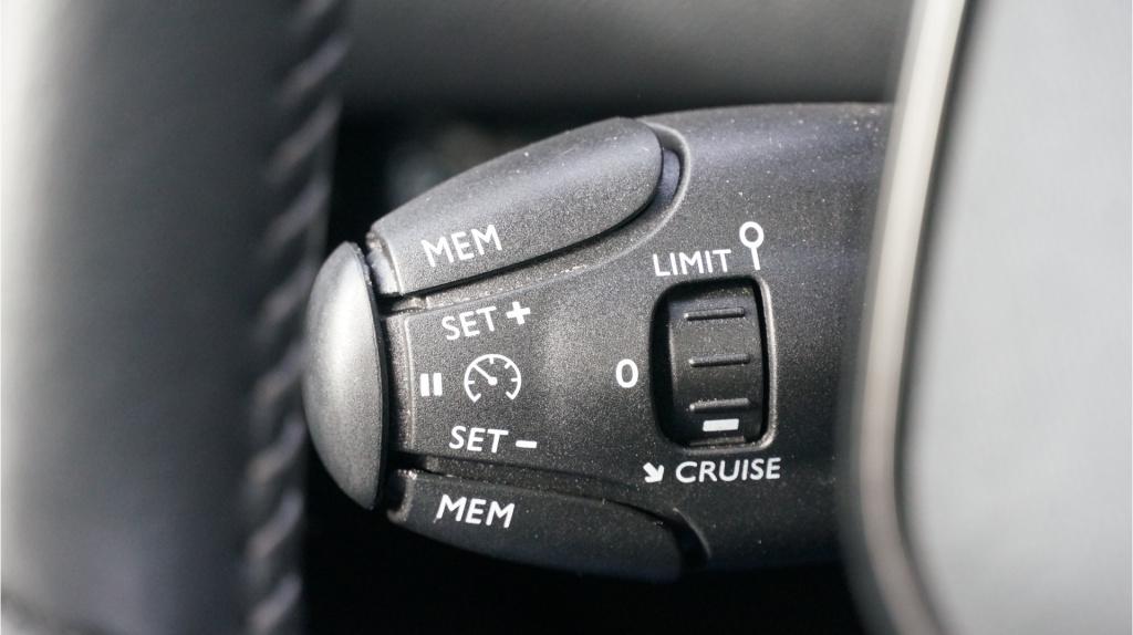 Peugeot 2008 1.2 puretech allure rijklaar incl garantie