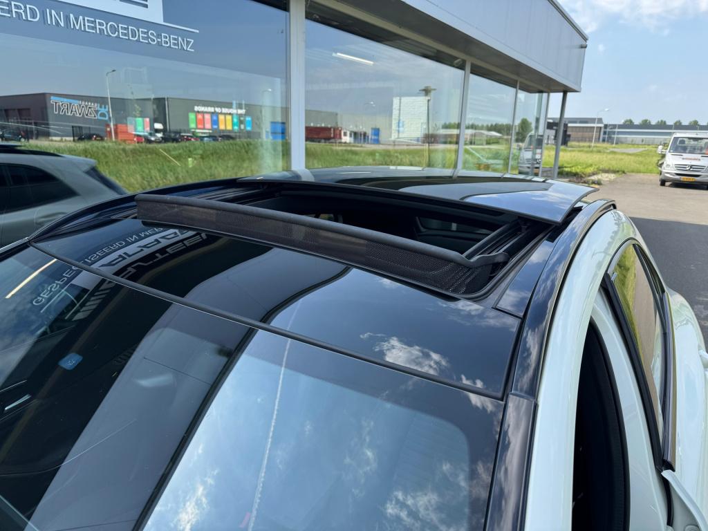 Mercedes-Benz Gla-klasse 180 ambition amg night-pakket automaat , panoramas