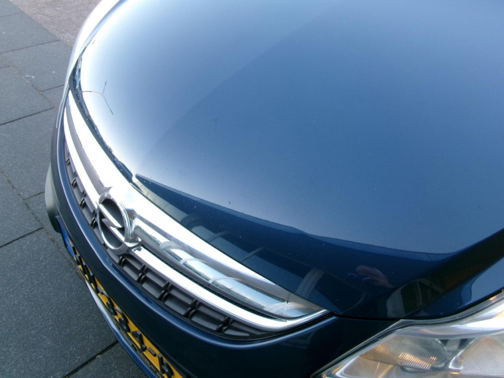 Opel Corsa 1.2-16v airco, cruise-control, trekhaak 5-drs