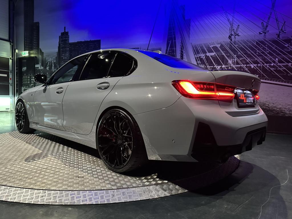 BMW 3-serie 330i m-sport *competitionstoelen*schuifdak*m-sport pro*