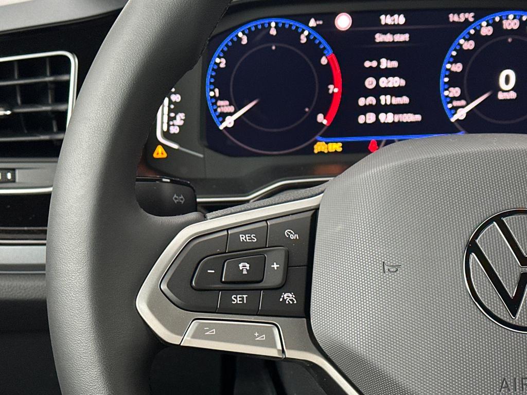 Volkswagen Polo r-line-edition 1.0 70 kw / 95 pk tsi hatchback 5 v