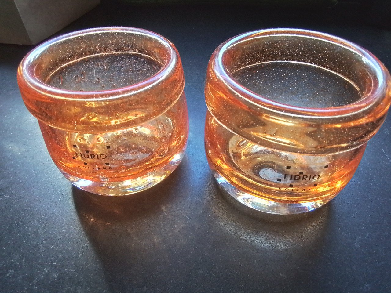 Glazen vaasjes, dutz, fidrio