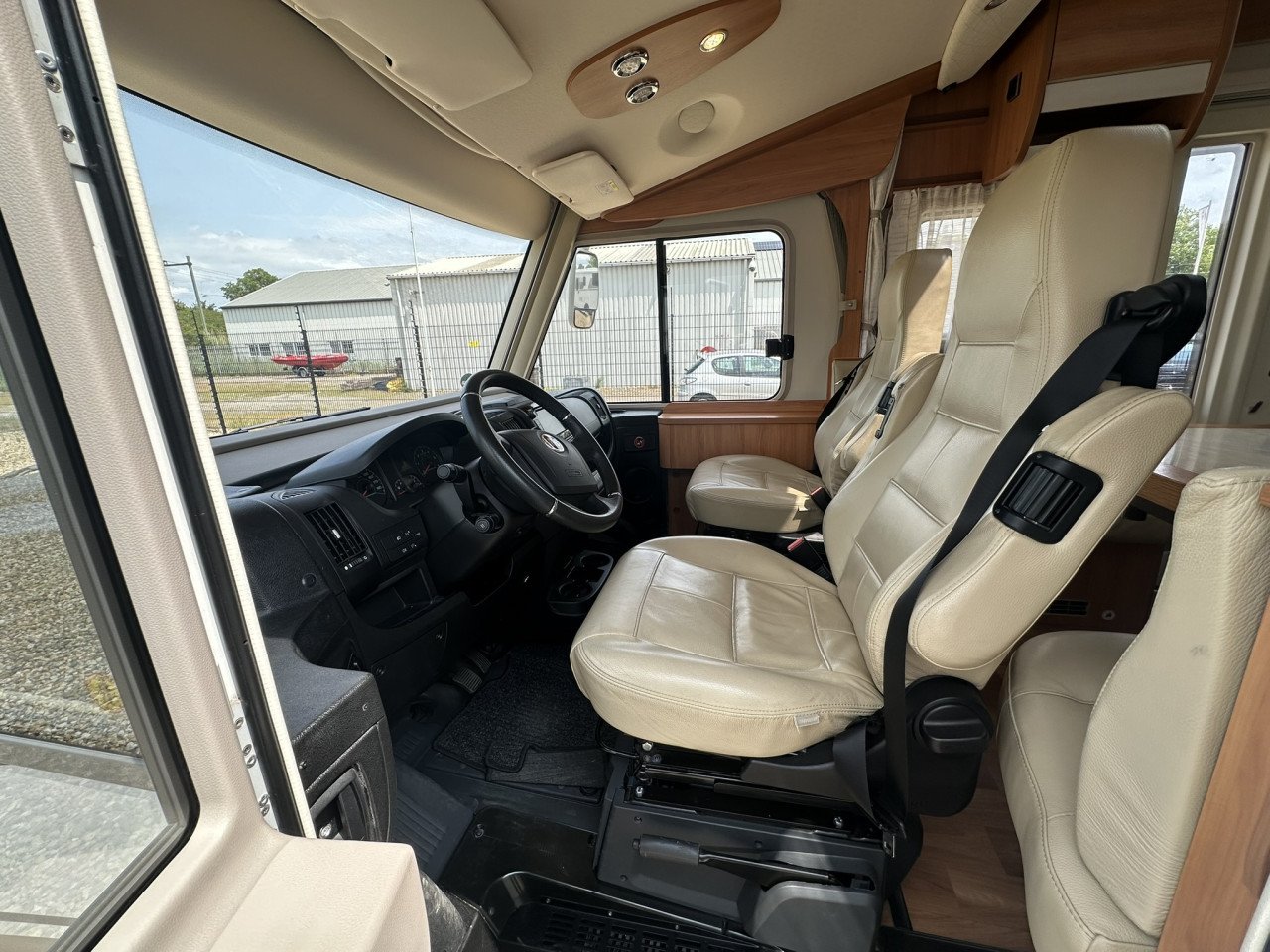 Hymer B 778 SL Automaat - C1 Rijbewijs, 2016, 74000, jaar APK, Bovag, beurt