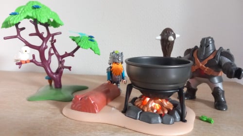 Playmobil dwergsoldaat en reus bij vuurpot set9409t