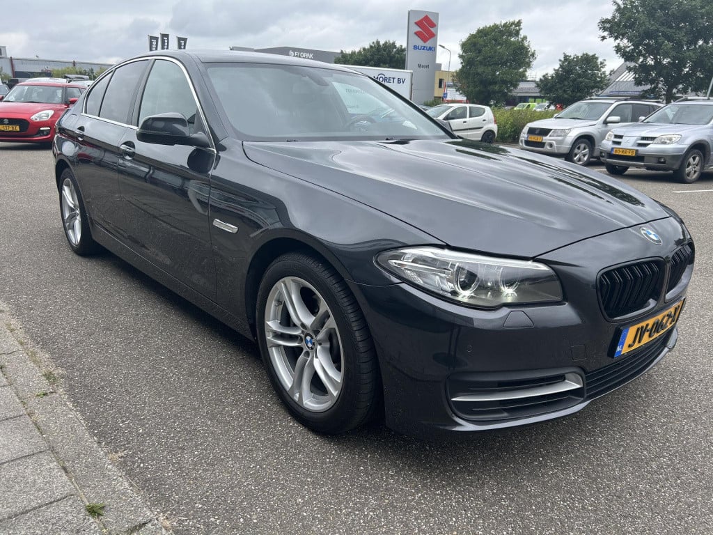 BMW 5 Serie 520i executive sportline|automaat|orgineel nl geleverd