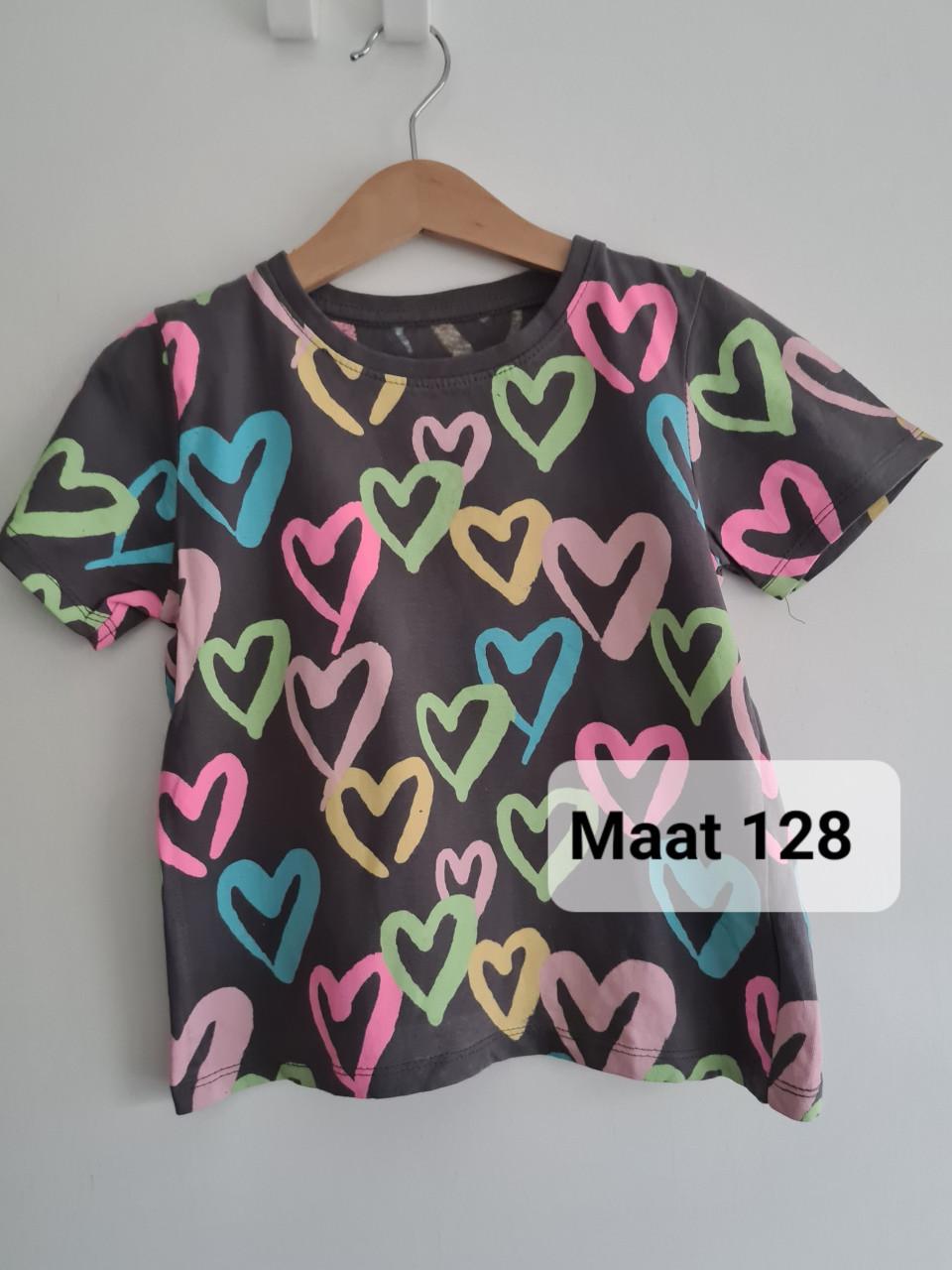 Donker grijs gekleurd hartjes shirt Primark  Maat 128