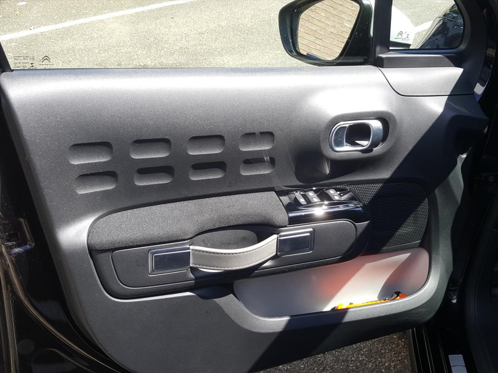 Citroen C3 1.2 puretech 83pk s&s c-series trekhaak | navigatie | cruise & c