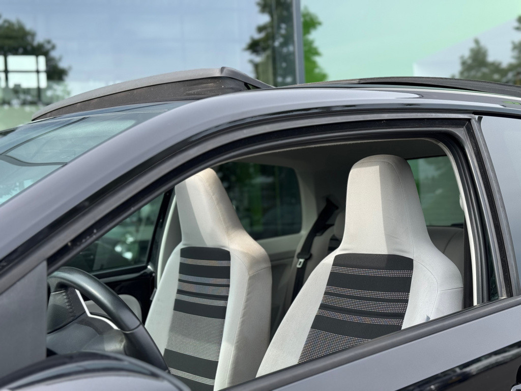 Seat Mii 1.0 style chic * panoramadak * stoelverwarming