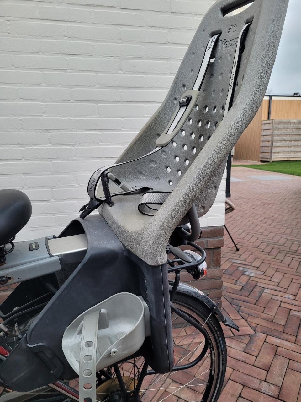 Thule Yepp fietsstoeltje achter met zadelbeugel