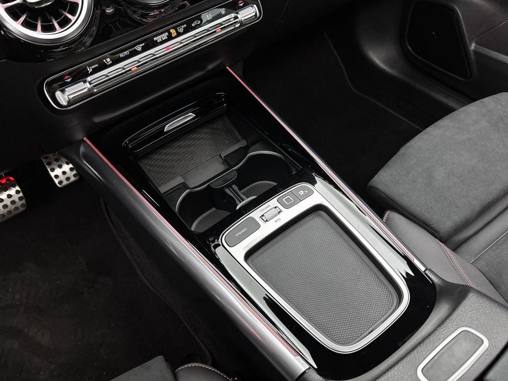 Mercedes-Benz Gla-klasse 250 e star edition amg line limited | dodehoek det