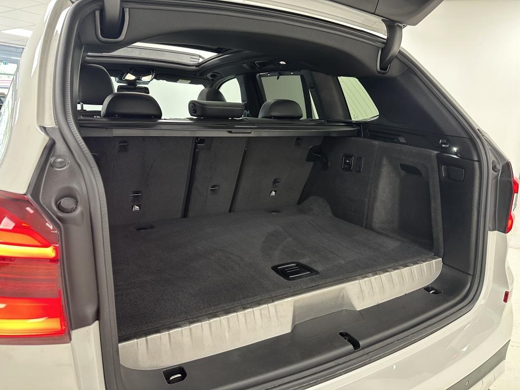 BMW X3 xdrive30e high ex. | harman/kardon | panoramadak | memory |
