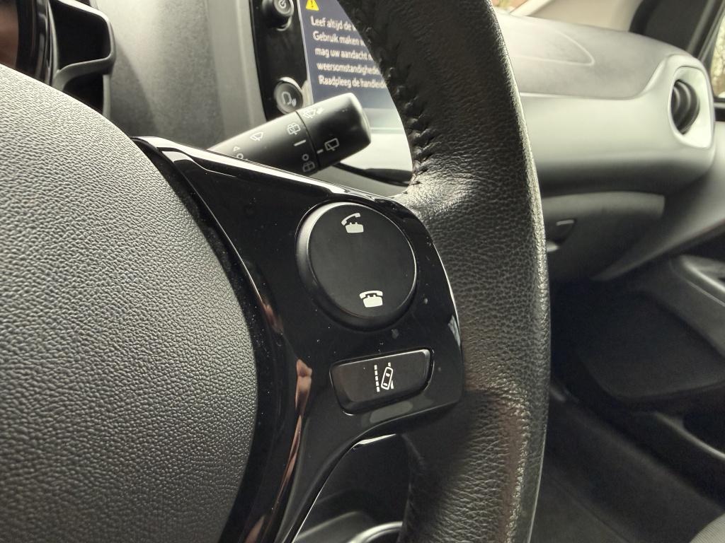 Toyota Aygo 1.0 vvt-i x-play // automaat // facelift //