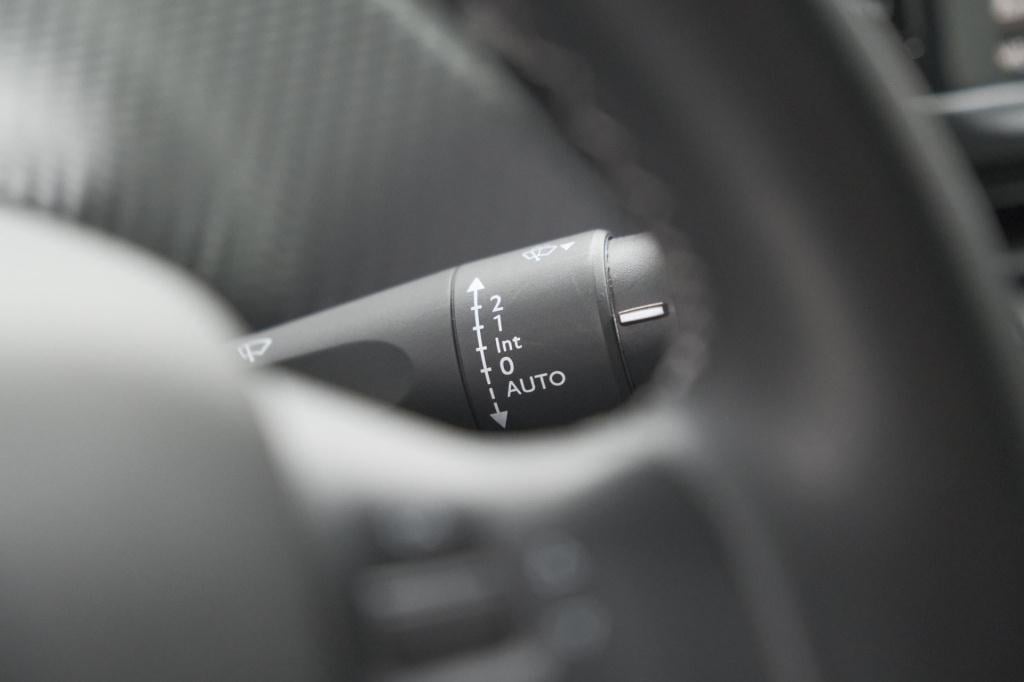 Peugeot 2008 puretech 110 allure | unieke kleur! | trekhaak | camera | appl